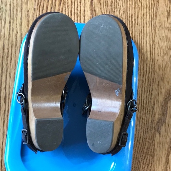 Steve Madden Nubuck Clogs in size 6 - only worn twice! - Picture 5 of 5